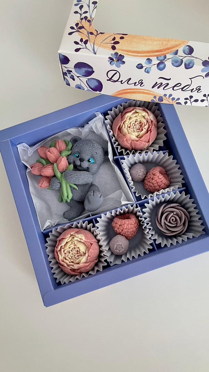 Коробка конфет на 9 ячеек