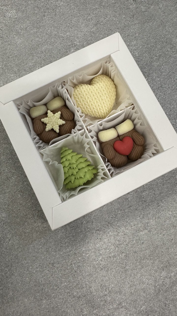 Коробка конфет Новогодняя, 4 шт.