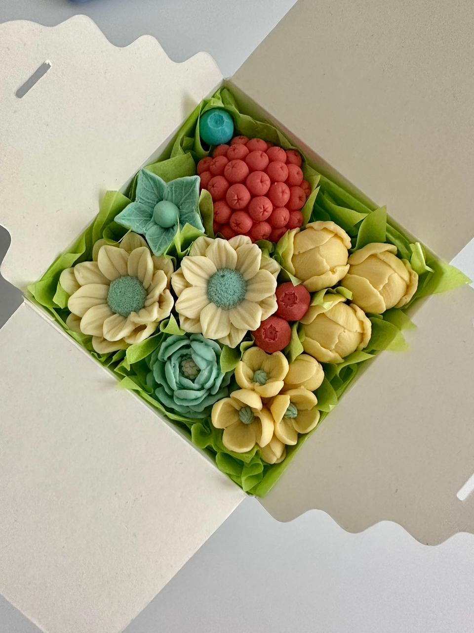 Композиция в коробке