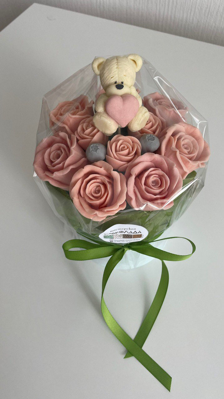 Композиция в шляпной коробке с мишкой