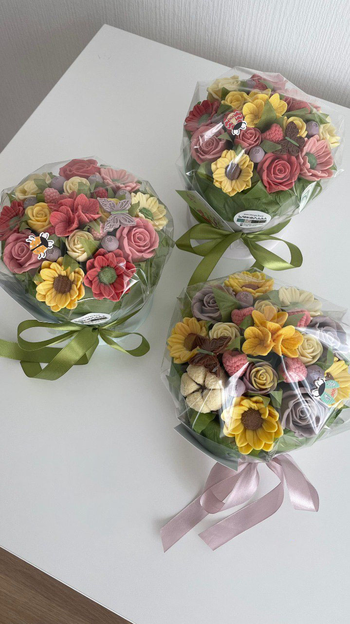 Композиция в шляпной коробке