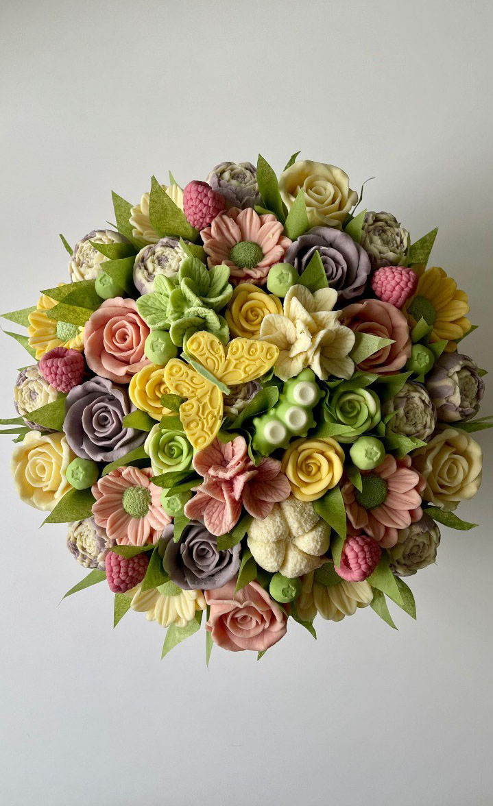 Композиция в шляпкной коробке