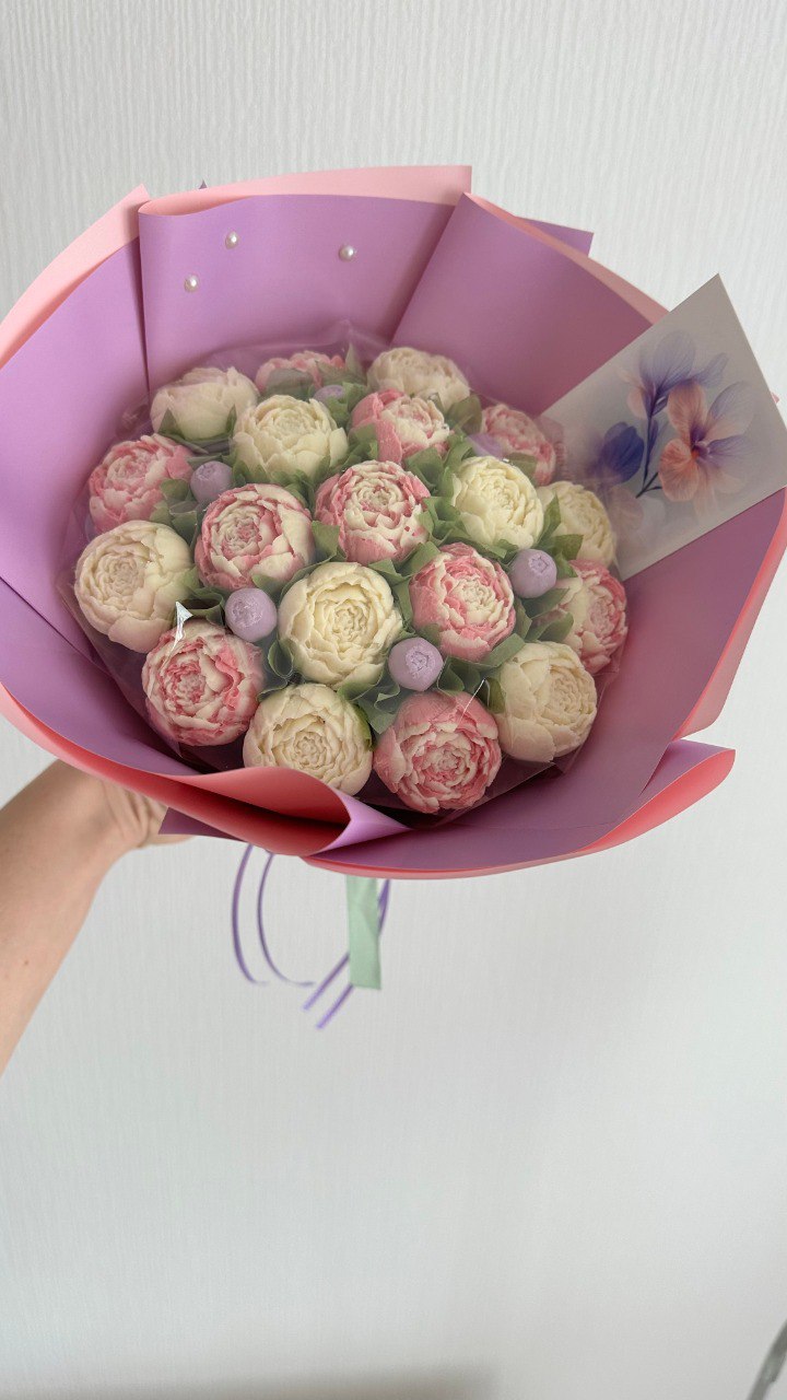 Шоколадные пионы в букете 19 шт.