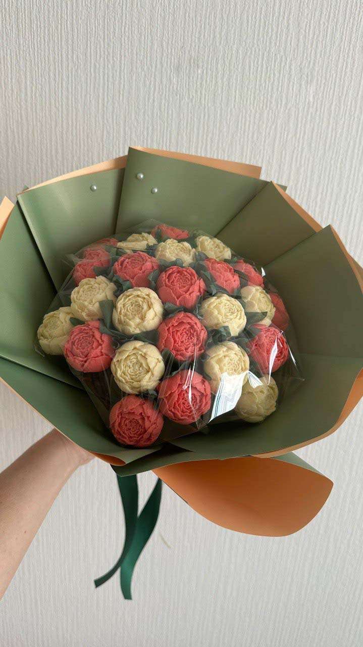Шоколадные пионы в букете 25 шт.