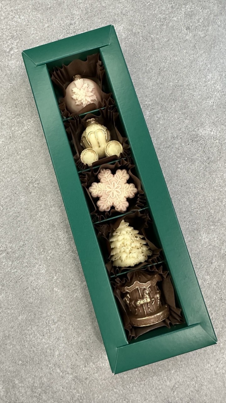 Пенал новогодний на 5 конфет